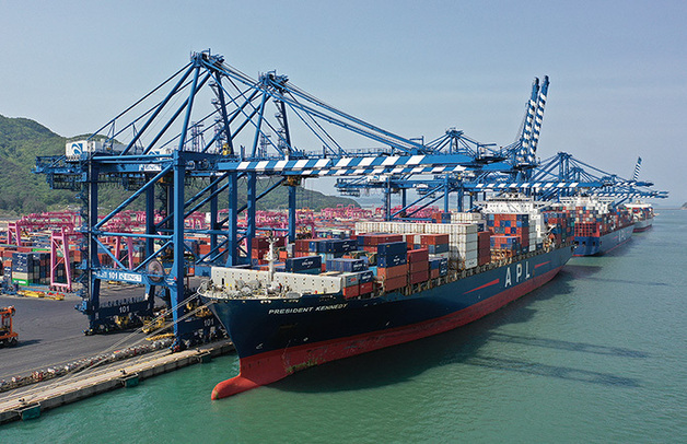 중국 춘제 성수기에 부산항발 컨테이너 운임 상승세