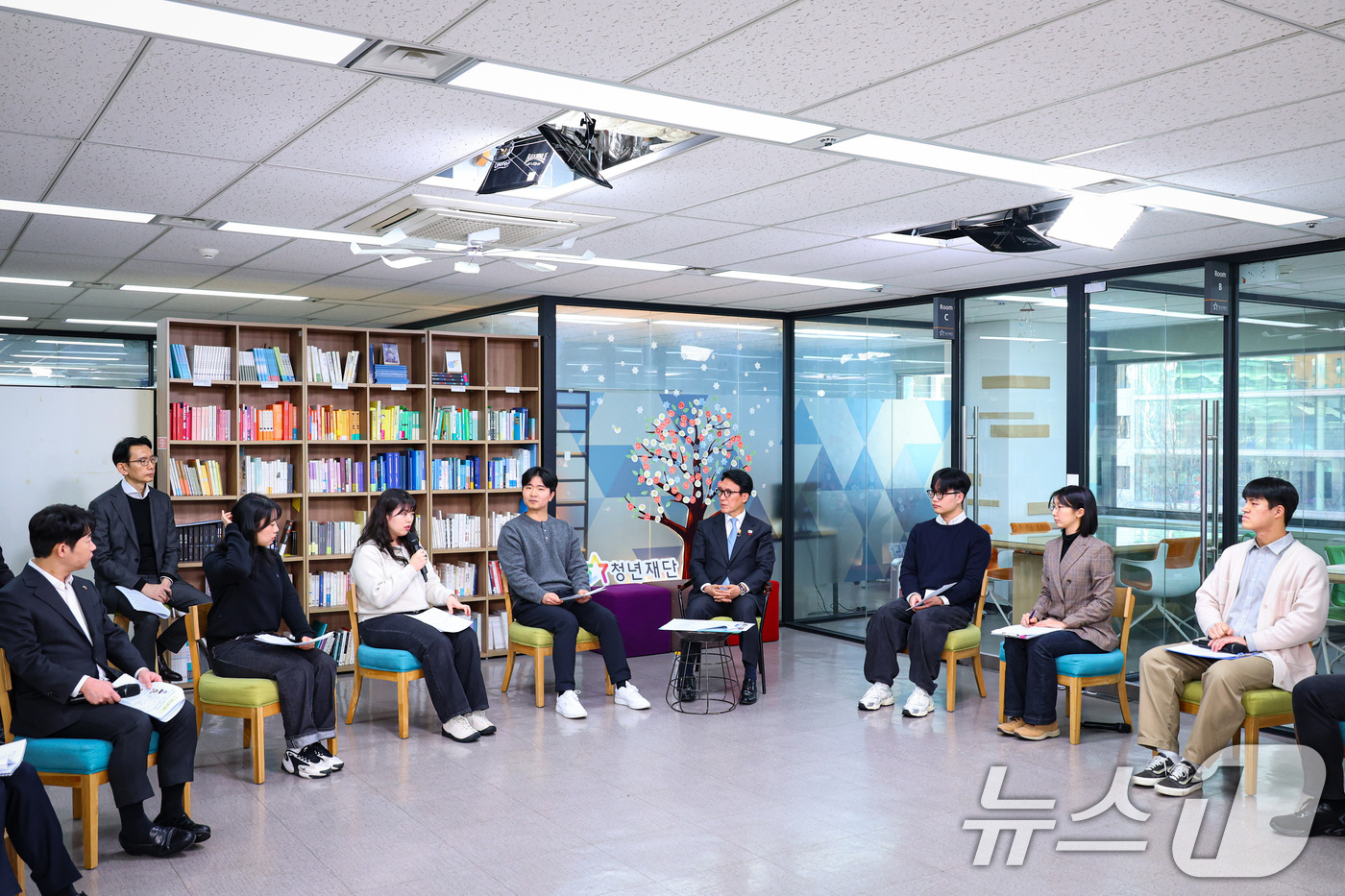 (서울=뉴스1) 임세영 기자 = 김민석 국무총리가 13일 서울 종로구 청년재단에서 열린 '제5차 미래대화 1·2·3#청년주거'(제9차 K-토론나라)에서 발언을 하고 있다. (총리실 …