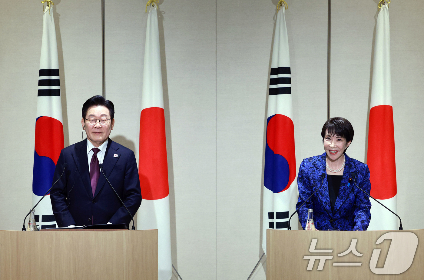 (나라(일본)=뉴스1) 이재명 기자 = 다카이치 사나에 일본 총리가 13일 일본 나라현 회담장에서 이재명 대통령과 공동언론발표를 하고 있다. 2026.1.13/뉴스1