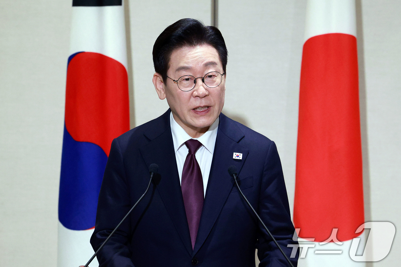 (나라(일본)=뉴스1) 이재명 기자 = 이재명 대통령이 13일 일본 나라현 회담장에서 다카이치 사나에 일본 총리와 공동언론발표를 하고 있다. 2026.1.13/뉴스1