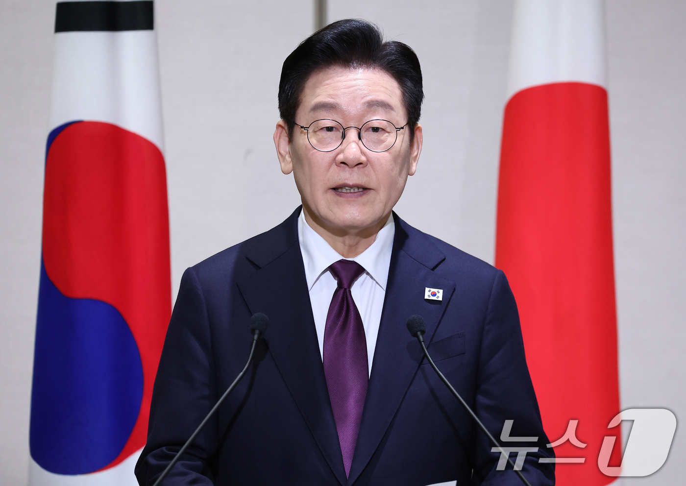 (나라(일본)=뉴스1) 이재명 기자 = 이재명 대통령이 13일 일본 나라현 회담장에서 다카이치 사나에 일본 총리와 공동언론발표를 하고 있다. 2026.1.13/뉴스1