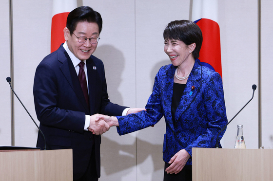 공동언론발표 마친 한일 정상