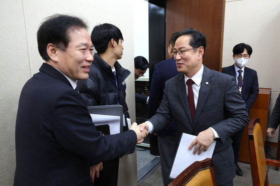與 "23일 이혜훈 청문회 최종 합의"…野 "자료 보고 결정"