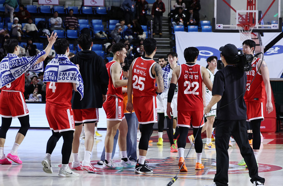 SK, DB에 93-65 대승