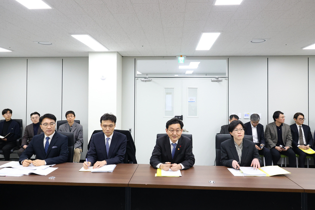 자문위 일부 사퇴에 여권 내홍까지…檢개혁추진단 '빨간불'