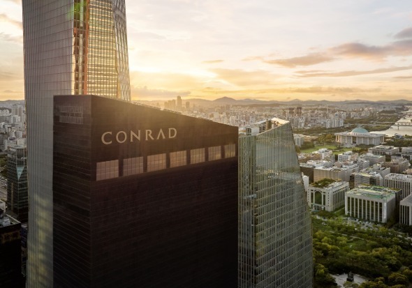 "생수병 없앤다"…콘래드서울, 전 객실 정수기 설치