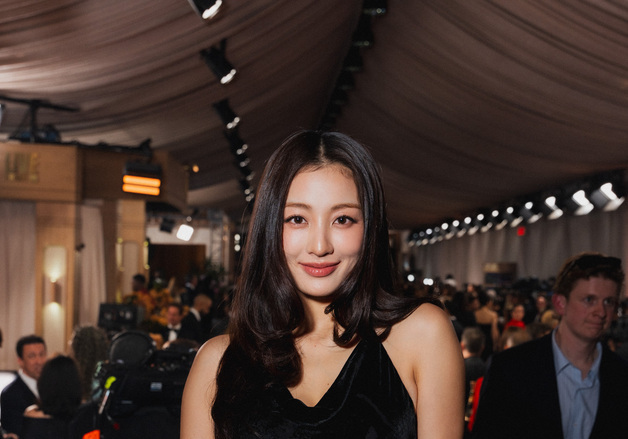 트와이스 지효, 고혹적 블랙 시스루…美 '골든글로브' 참석