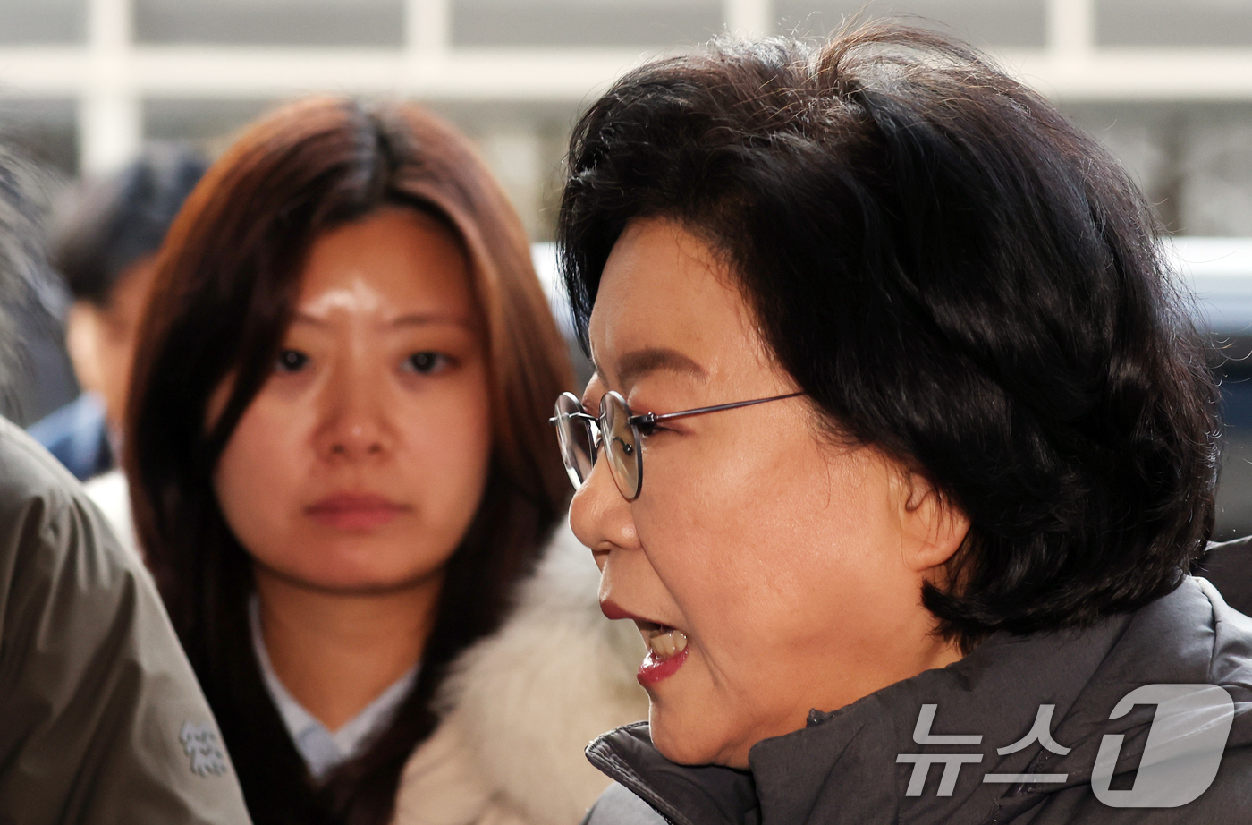 (서울=뉴스1) 김명섭 기자 = 이혜훈 기획예산처 장관 후보자가 14일 오전 서울 중구 예금보험공사에 마련된 인사청문회 준비 사무실로 출근하며 취재진 질문에 답변하고 있다. 202 …