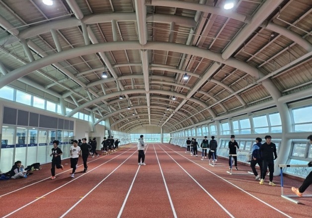 보령시 전천후육상훈련장 준공…전지훈련 잇따라