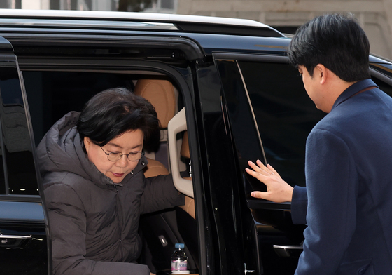 이혜훈 후보자, 청문회 앞두고 출근