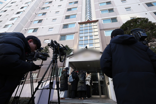 경찰, '비위 의혹' 김병기 자택 등 6곳 압수수색