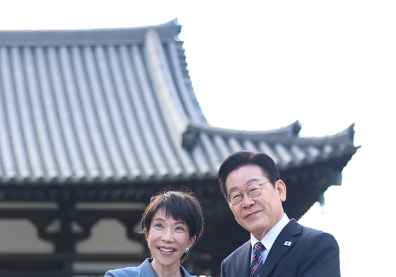 나라현 문화유적지 호류지 방문한 한일 정상