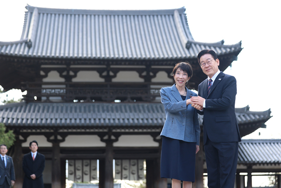 李대통령·다카이치, 韓 불교 영향 호류지서 손 포갰다(종합)