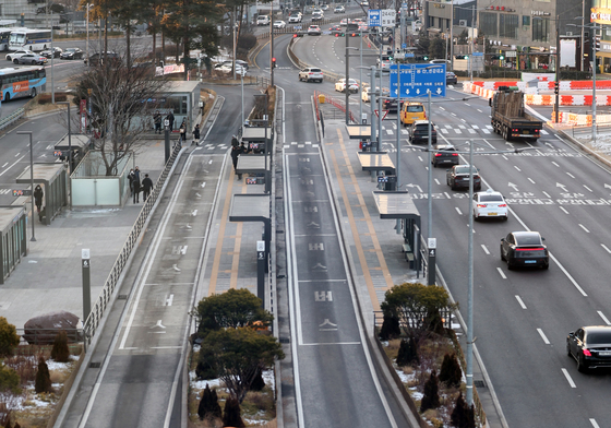 한산한 서울역 중앙버스전용차로
