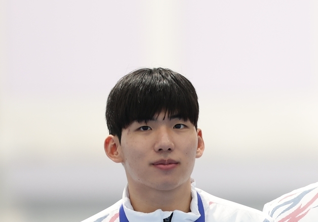 빙속 정재원 "결혼 후 첫 올림픽…아내 목에 금메달 걸어줄 것"