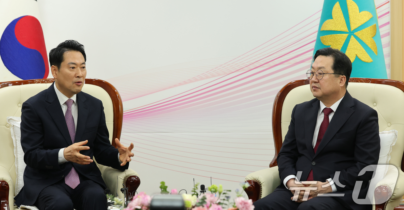 (대전=뉴스1) 김기태 기자 = 장동혁 국민의힘 대표가 14일 오전 대전시청에서 이장우 시장과 대전충남 행정통합 관련 정책협의에서 발언하고 있다.  2026.1.14/뉴스1