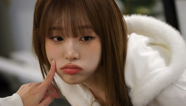 "너가 더 귀여워"…'최애와의 30분' 최예나, '찐팬'에 입덕했다