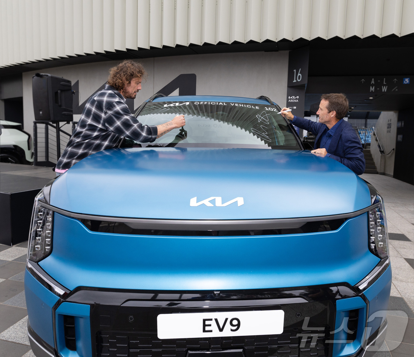 (서울=뉴스1) = 기아가 ‘2026 호주오픈 테니스 대회’ 파트너십 25주년을 맞아 특별 브랜드 캠페인을 전개하며 친환경차 기반 글로벌 마케팅에 나선다고 14일 밝혔다. 사진은 …