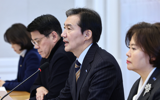 집담회 참석한 조국 조국혁신당 대표