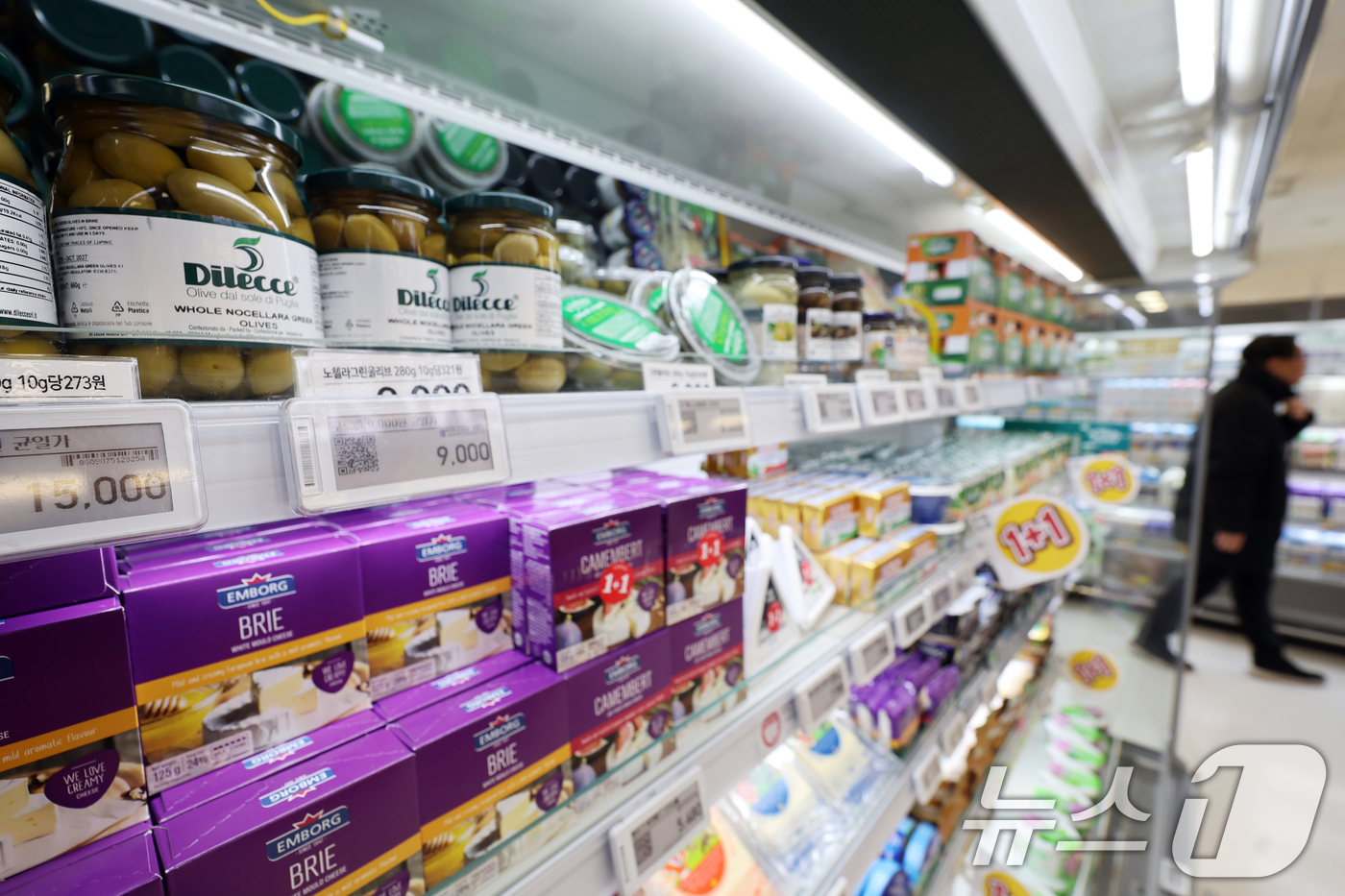 (서울=뉴스1) 황기선 기자 = 14일 서울시내 한 대형마트에 수입 식료품이 진열돼 있다.이날 한국은행이 발표한 '2025년 12월 수출입물가지수 및 무역지수(잠정)'에 따르면, …