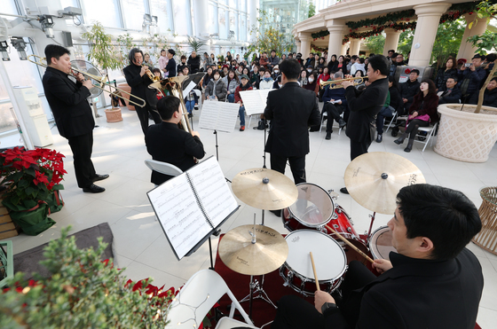 온실에서 감상하는 금관 5중주