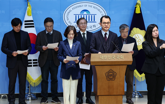 검찰개혁 자문위원 6인 '집단 사퇴'