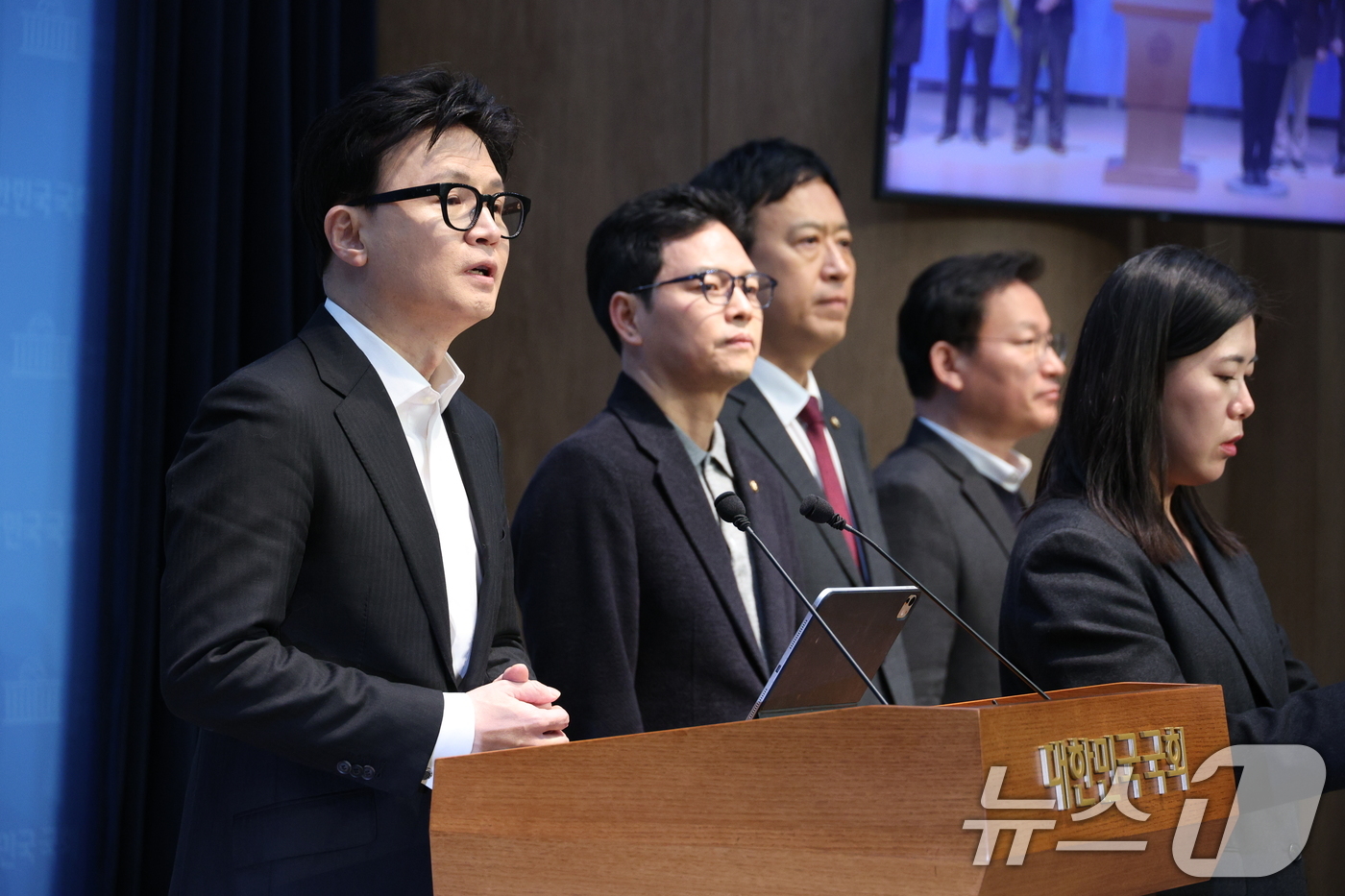(서울=뉴스1) 신웅수 기자 = 한동훈 전 국민의힘 대표가 14일 오후 서울 여의도 국회에서 국민의힘 제명 관련 입장을 밝히는 기자회견을 하고 있다. 2026.1.14/뉴스1