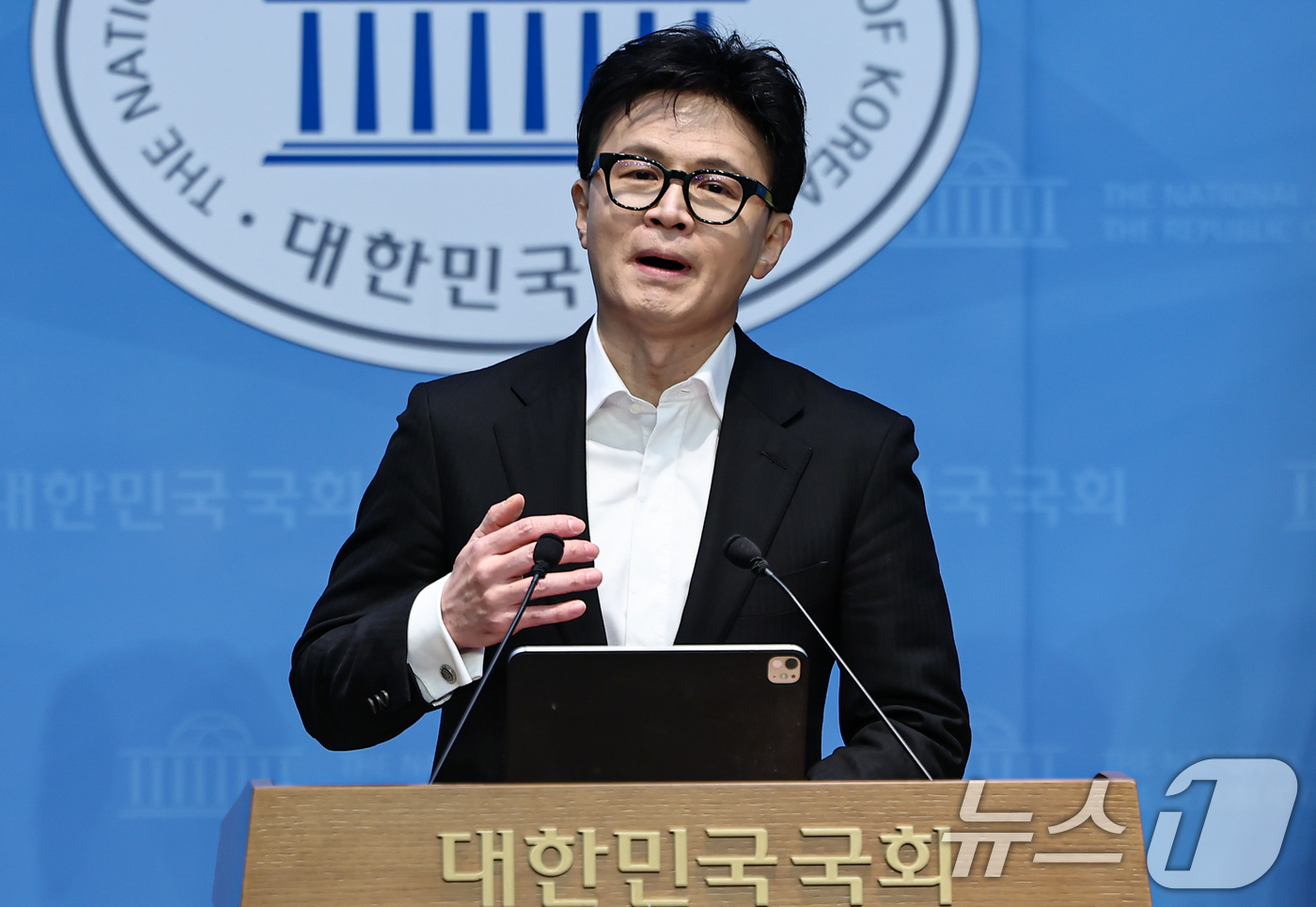 (서울=뉴스1) 김도우 기자 = 한동훈 국민의힘 전 대표가 14일 서울 여의도 국회 소통관에서 윤리위의 제명 결정에 대한 입장을 밝히고 있다. 2026.1.14/뉴스1