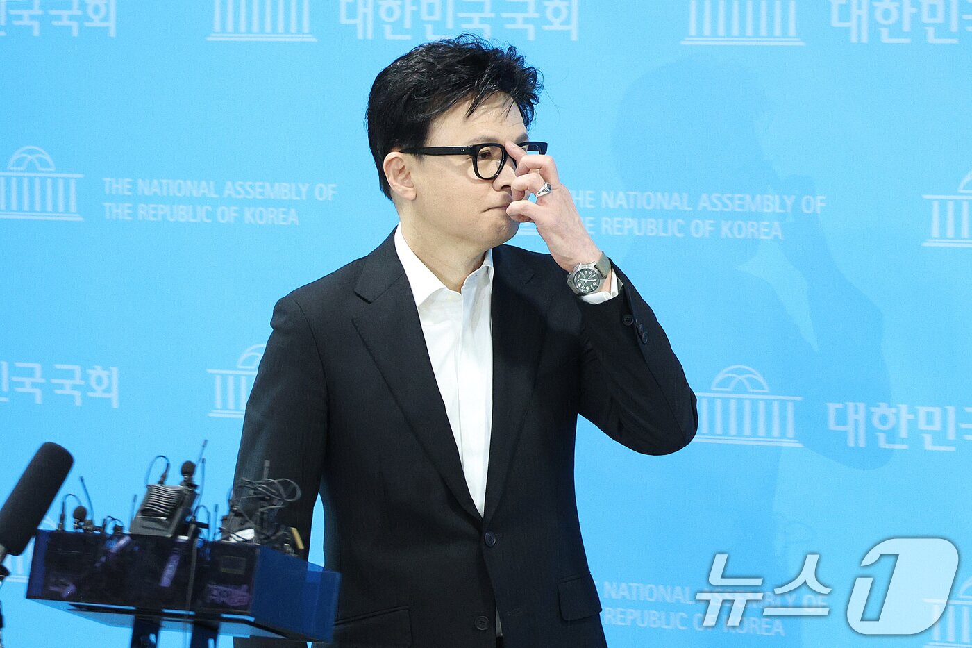 본문 이미지 - 한동훈 전 국민의힘 대표가 14일 서울 여의도 국회 소통관에서 당 윤리위원회 제명 결정과 관련해 입장을 밝히고 있다. 2026.1.14/뉴스1 ⓒ News1 신웅수 기자