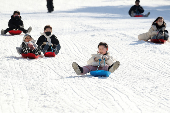 [오늘의 날씨] 경기(15일,목)…낮 최고 6~11도, 추위 한풀 꺾여