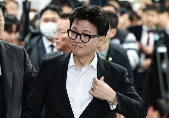 기자회견장 들어서는 한동훈 전 대표