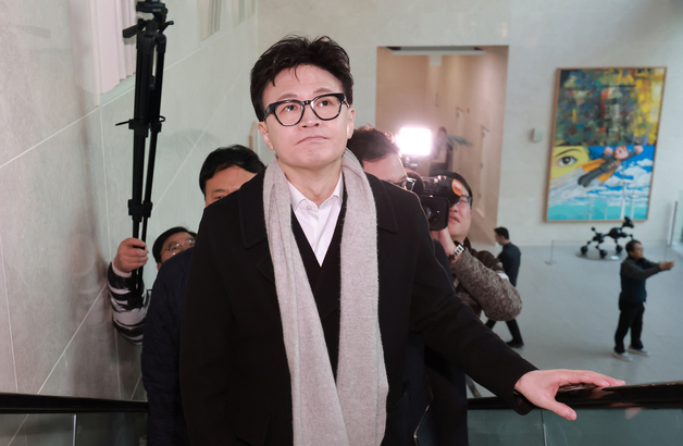 제명 관련 기자회견 위해 국회 소통관 향하는 한동훈