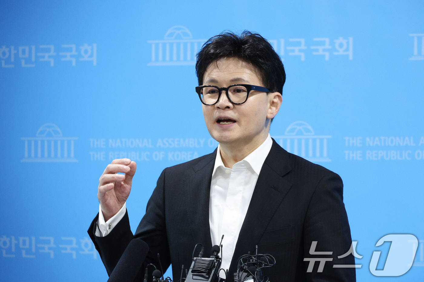 (서울=뉴스1) 신웅수 기자 = 한동훈 전 국민의힘 대표가 14일 서울 여의도 국회 소통관에서 당 윤리위원회 제명 결정과 관련해 입장을 밝히고 있다. 2026.1.14/뉴스1