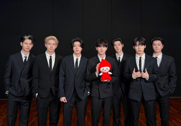 '뱀파이어' 엔하이픈, 헌혈 캠페인 진행…서사 현실로