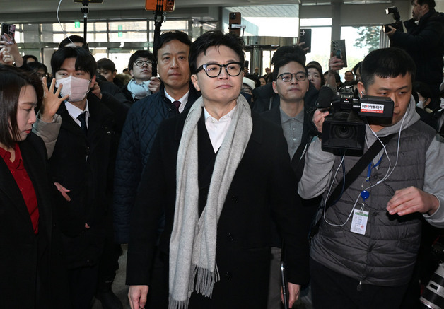 한동훈 제명 '잘한 결정' 43% vs '잘못' 38% [NBS]