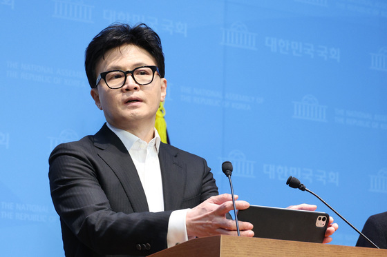 '한동훈 제명'에 국힘 광역단체장들 "입장 부적절" 침묵(종합)