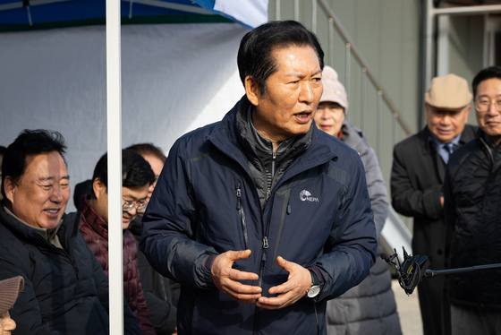 정청래 민주당 대표, 당진 백석올미마을기업 방문