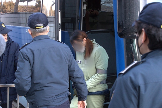 3년간 학교 시험지 16차례 유출…40대 학부모 1심서 징역 5년