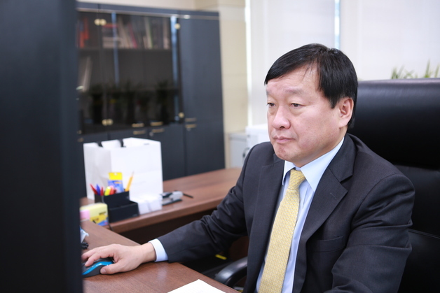 관훈클럽정신영기금 17대 이사장에 이강덕 KBS N 사장 선출