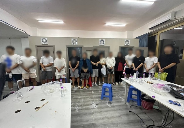 '입금 나이스샷' 피해자 조롱…캄보디아 노쇼 사기범 23명 구속 기소