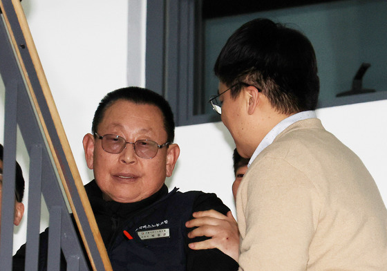 협상 테이블 떠나려는 버스 노조, 붙잡는 사측