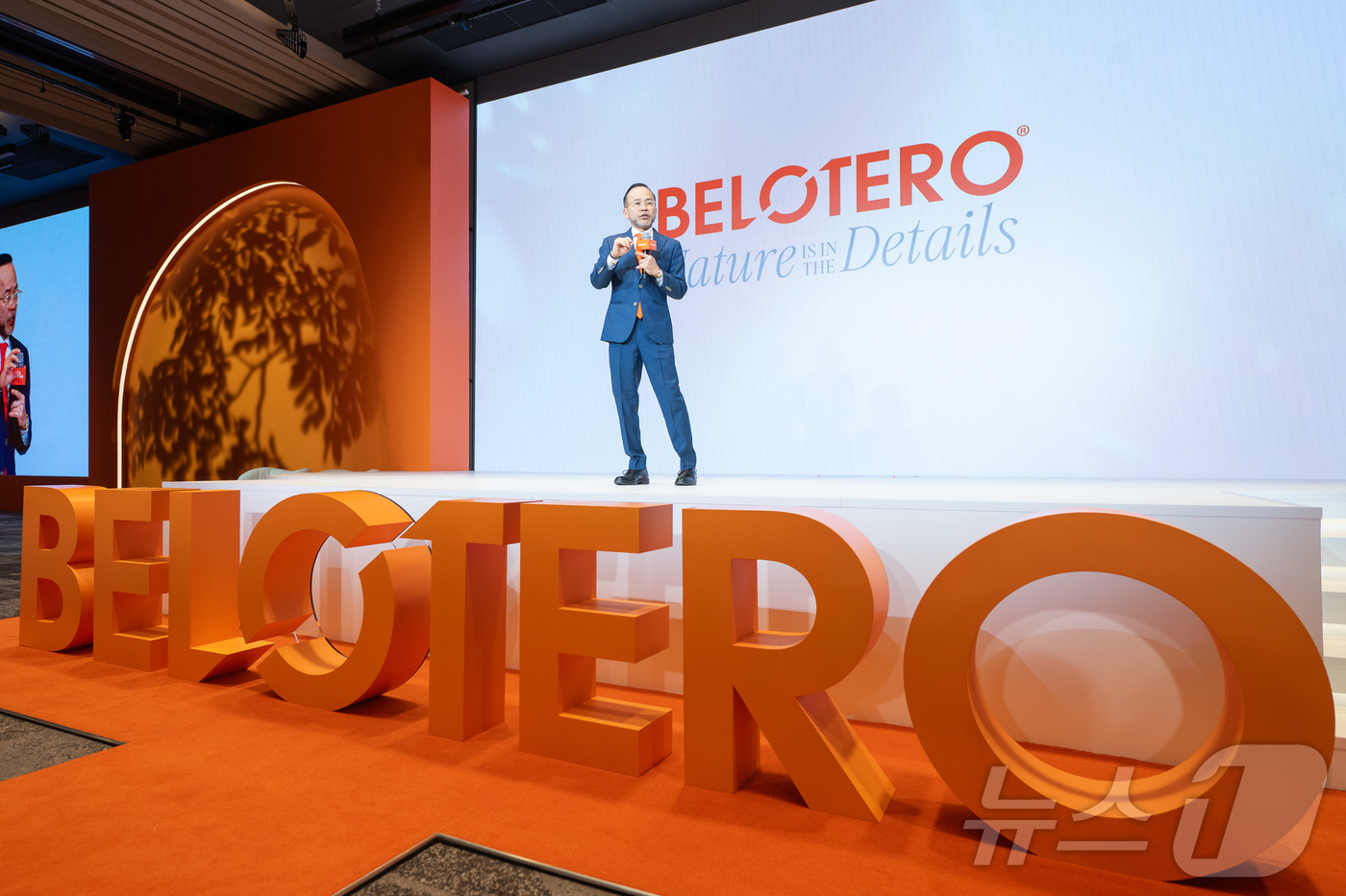 (서울=뉴스1) = 지난 14일 서울 강남구 삼성동에서 열린 벨로테로® 아시아퍼시픽(APAC) 행사에서 멀츠 에스테틱스의 로렌스 시오우(Lawrence Siow) APAC 사장이 …