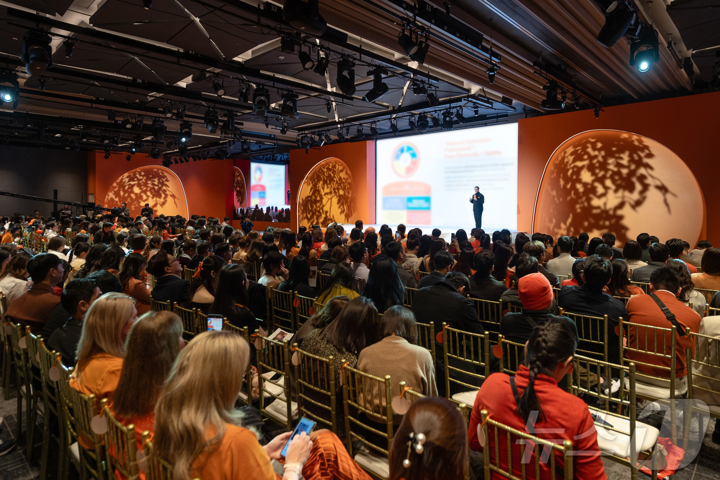 (서울=뉴스1) = 지난 14일 서울 강남구 삼성동에서 열린 벨로테로® 아시아퍼시픽(APAC) 행사에서 멀츠 에스테틱스의 APAC의 오웬 숭아(Owen Sunga) 과학∙임상 서비 …