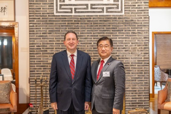 대통령경호처, 美대사관 초청 리셉션 참석…"트럼프 방한 경호협력 감사