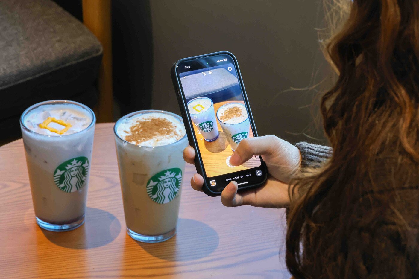 본문 이미지 - 프렌즈 협업 음료(스타벅스 제공)