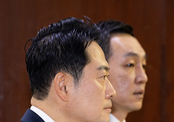 최고위원회의 참석하는 장동혁 국민의힘 대표