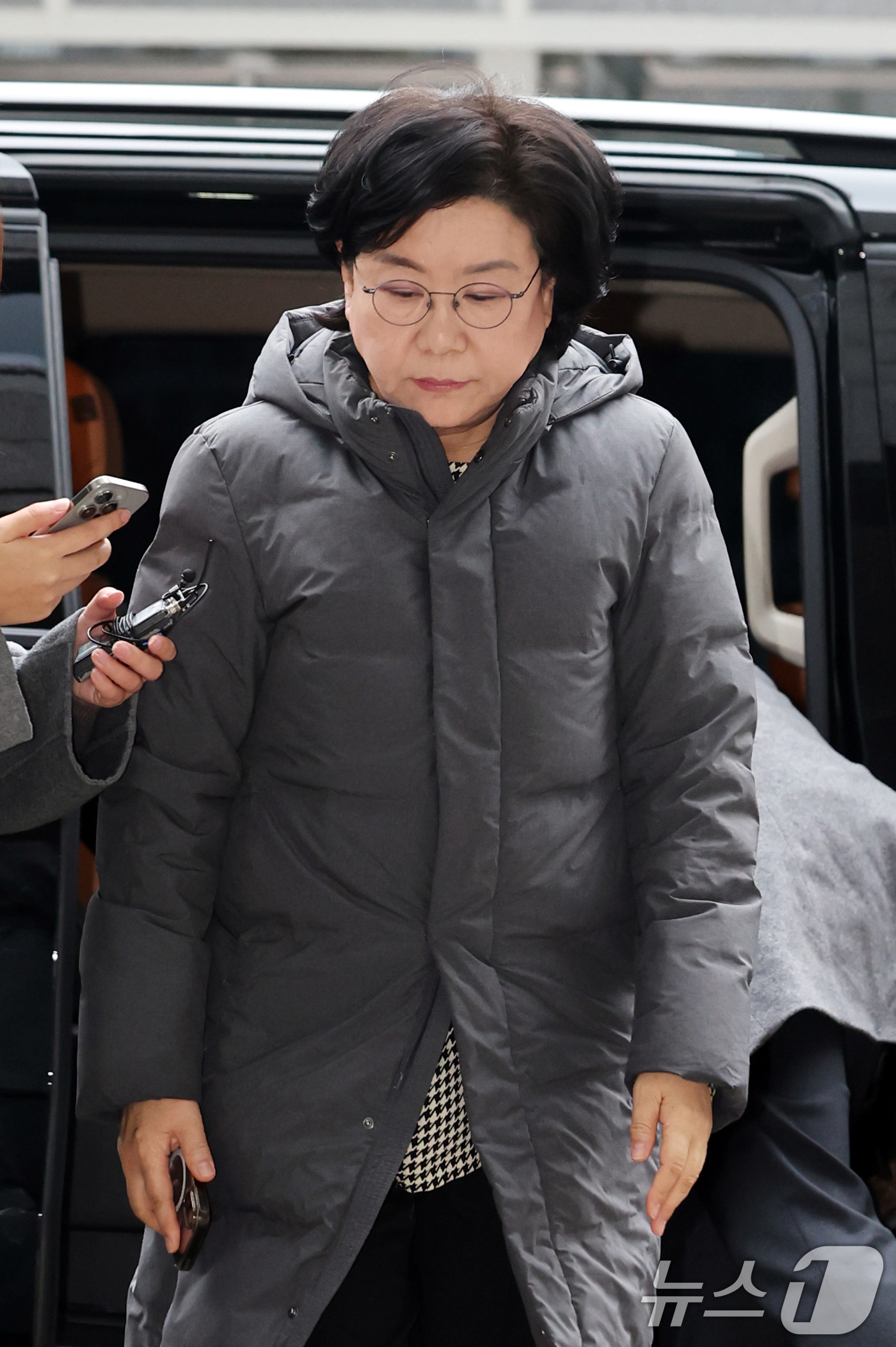 (서울=뉴스1) 황기선 기자 = 이혜훈 기획예산처 장관 후보자가 15일 오전 서울 중구 예금보험공사에 마련된 인사청문회 준비 사무실로 출근하고 있다.  2026.1.15/뉴스1
