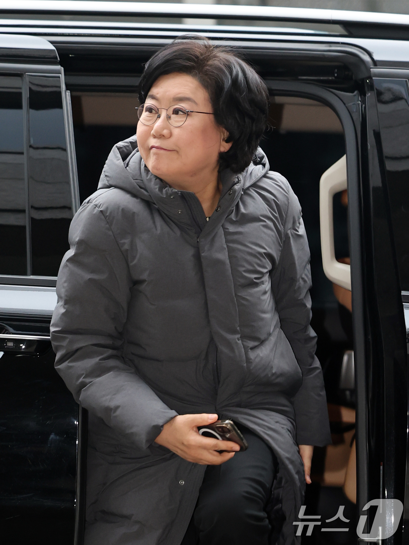 (서울=뉴스1) 황기선 기자 = 이혜훈 기획예산처 장관 후보자가 15일 오전 서울 중구 예금보험공사에 마련된 인사청문회 준비 사무실로 출근하고 있다.  2026.1.15/뉴스1