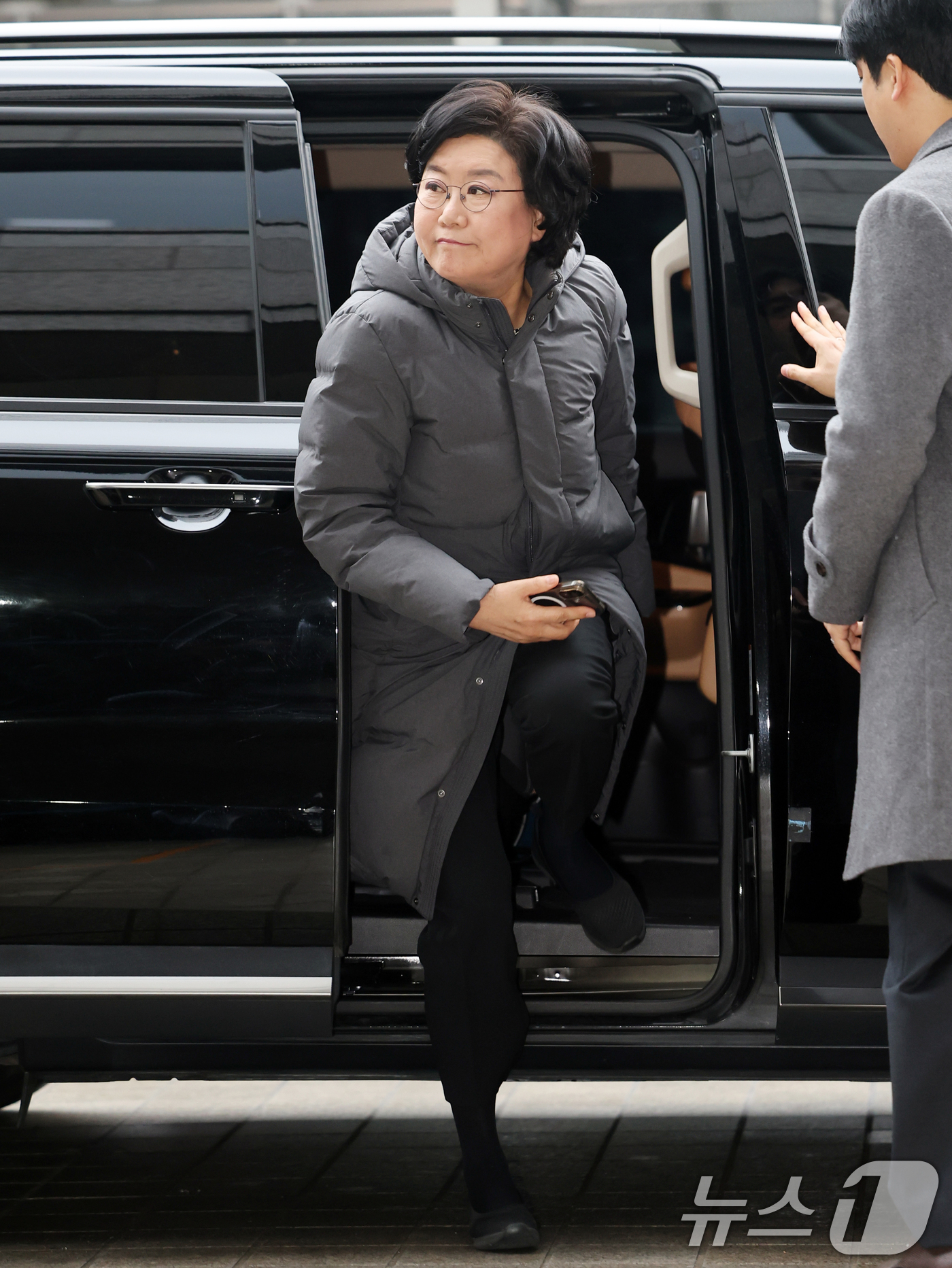 (서울=뉴스1) 황기선 기자 = 이혜훈 기획예산처 장관 후보자가 15일 오전 서울 중구 예금보험공사에 마련된 인사청문회 준비 사무실로 출근하고 있다.  2026.1.15/뉴스1