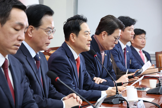 한동훈 징계 미룬 장동혁